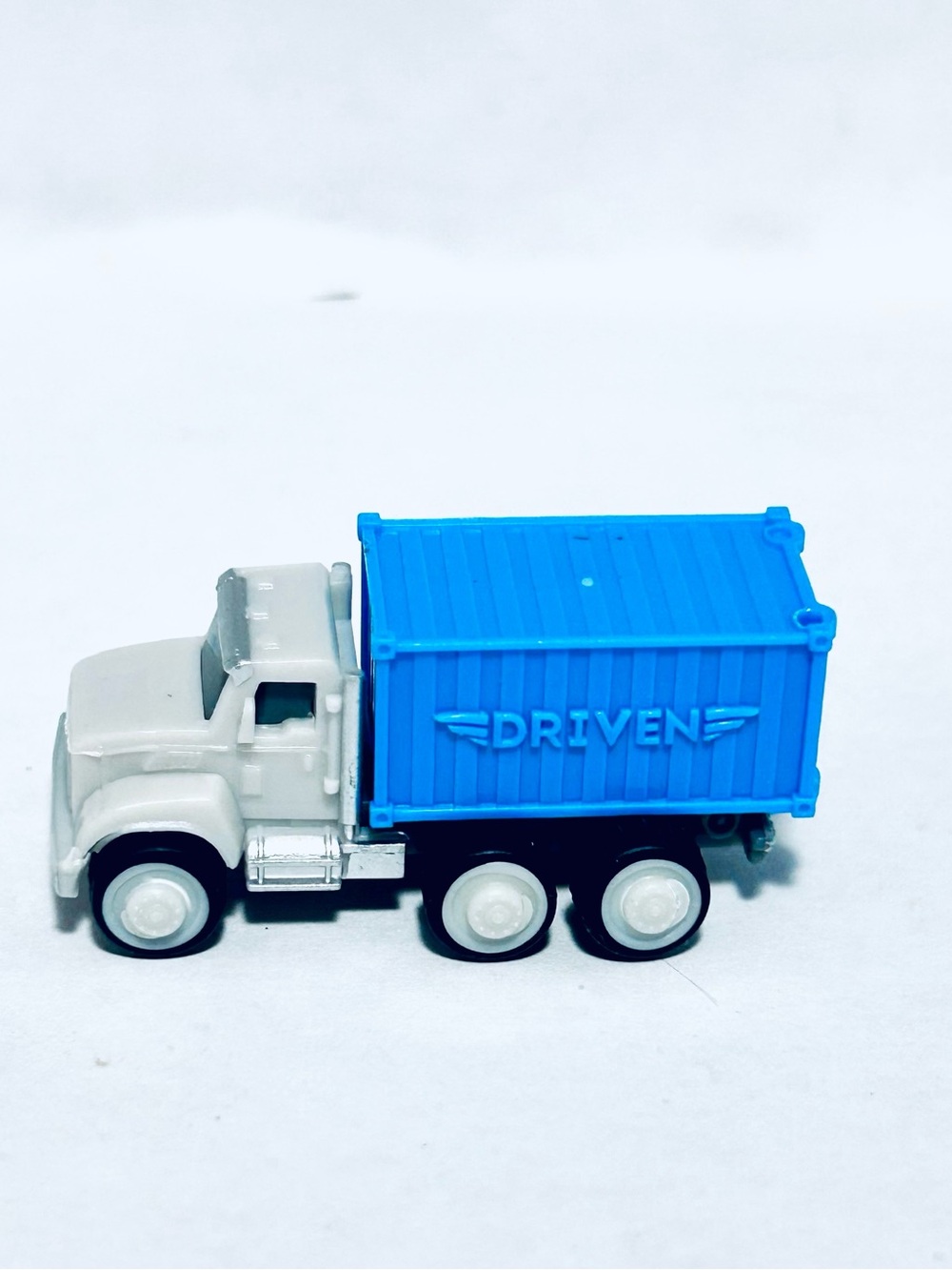 Driven by Battat, BLUE BOX TRUCK, Mini Pocket Series, Series 1
